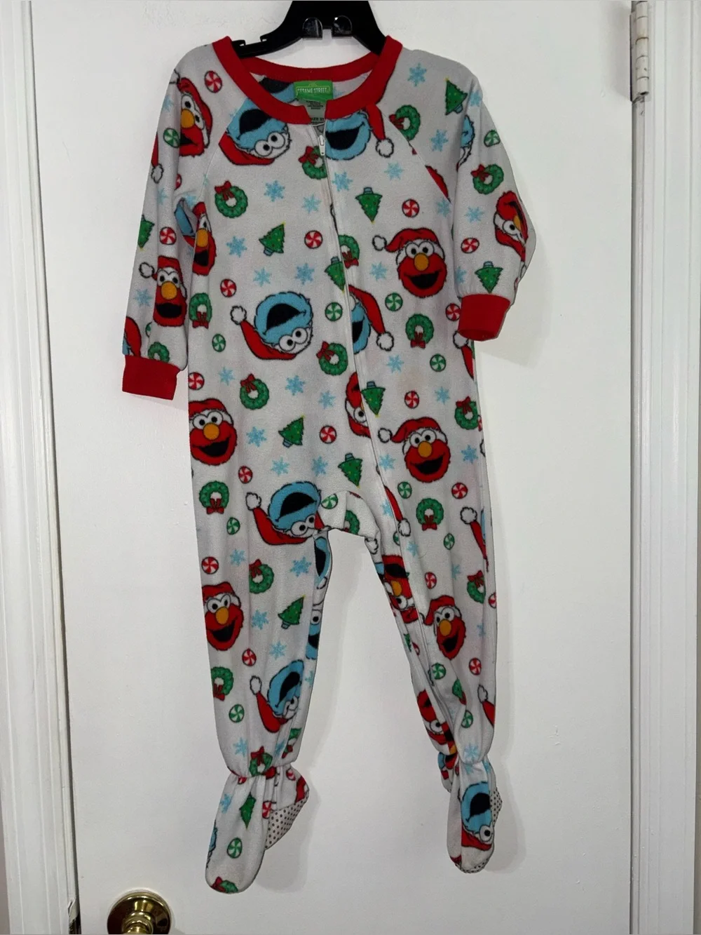 Sesame Street Elmo and Cookie Monster pajamas 3T